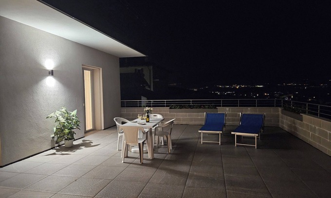 Tassullo Apartment | Apartment with panoramic terrace and romantic dinners