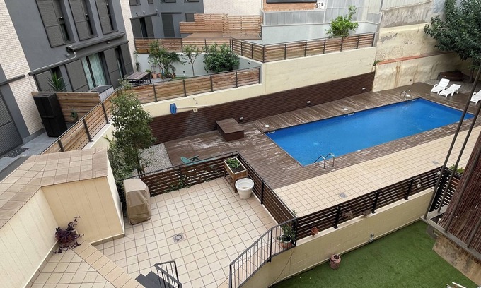 Sant Andreu de Palomar Apartment | Apartment with pool and parking in Barcelona, ideal for families.