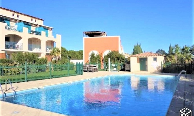 Port Grimaud Apartment | Inviting Apartment with Pool in Port Grimaud, Côte d'Azur
