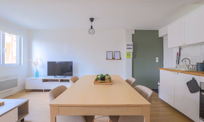 Arras Apartment | Private Parking Apartment with Spa and Hot Tub Amenities