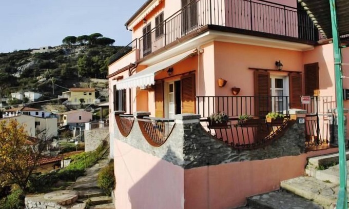 Seccheto Apartment | Scenic Apartment with Ocean View - Seccheto Mare