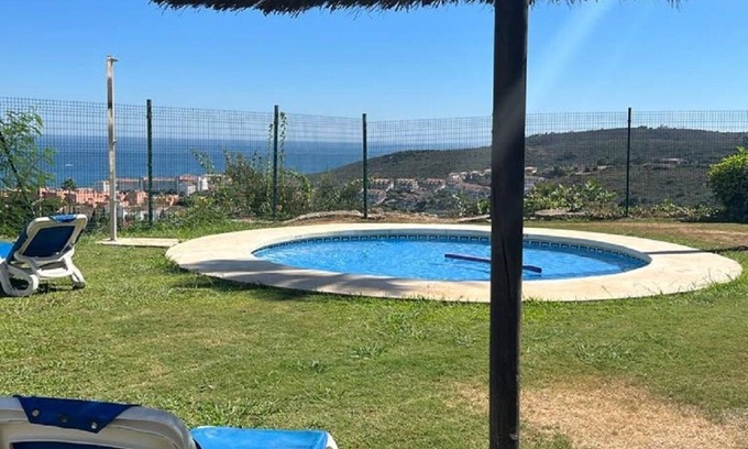Puerto de la Duquesa Apartment | Seaside Retreat with Pool and Spa in a Serene Locale