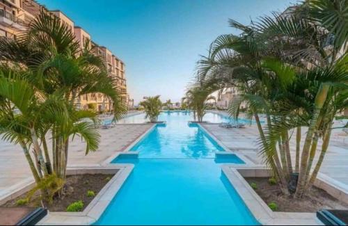 Al Mamsha El Seyahi Apartment | Sea View Apartment with Pool - Guest Rated 10/10