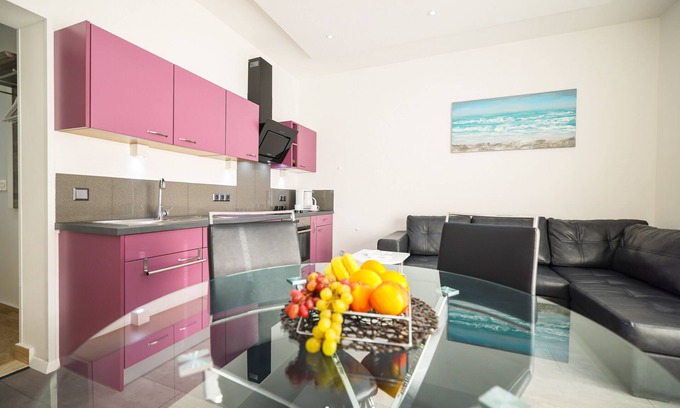 Sukosan Apartment | Oceanfront Apartment with Sea View for Perfect Getaway