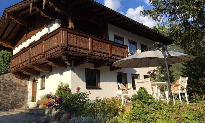 Eben am Achensee Apartment | Seaview Apartment with Garden, Pet-Friendly & Pool Access