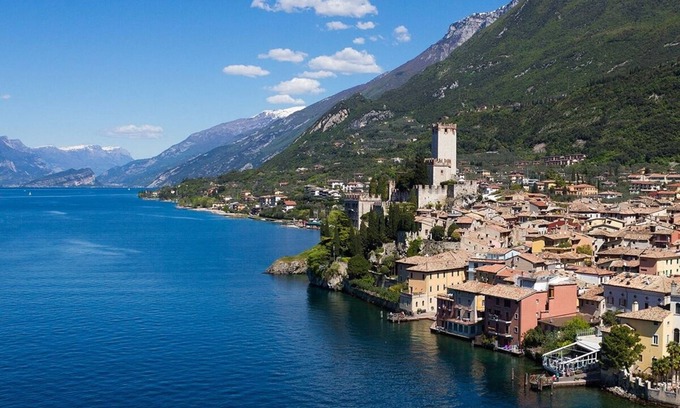 Campagnola Apartment | Relaxing Apartment with Lake View & Pool Just Steps from Beach
