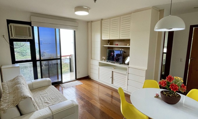 Boa Viagem Apartment | Oceanfront Apartment with Sugar Loaf View & Pool Access