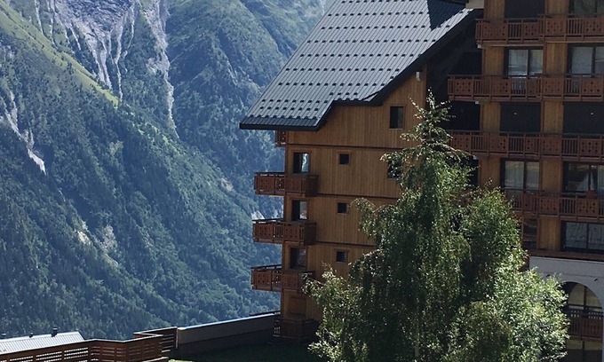 Les Deux Alpes Apartment | Elegant Apartment with Terrace and Breathtaking Views