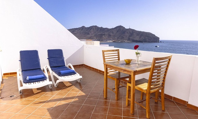Gran Tarajal Apartment | Seaside Apartment with Terrace and Spectacular Views