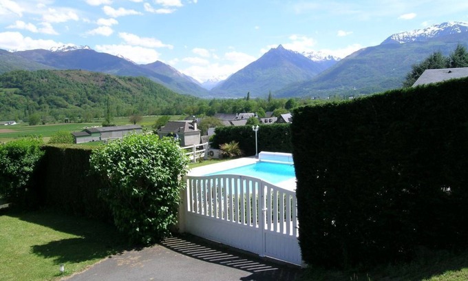Ayzac-Ost Apartment | Relaxing Apartment with Terrace & Heated Pool Access