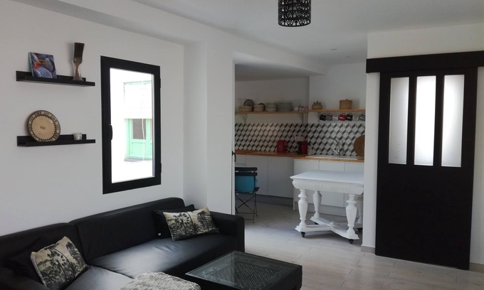 Alicante Apartment | Cozy Apartment with Terrace & Ocean View, Near the Beach