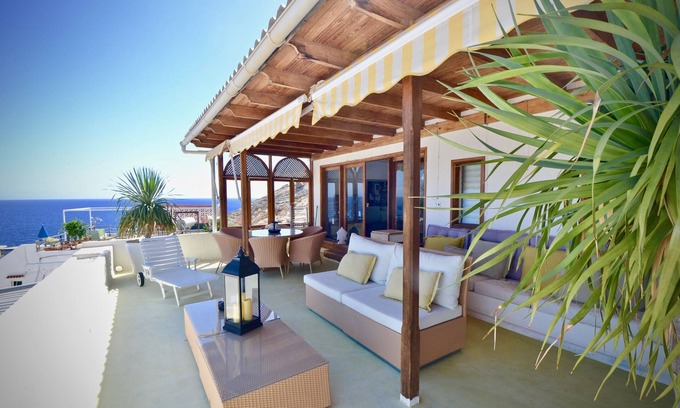 Lomo Quiebre Apartment | Beautiful Apartment with Breathtaking Views of Playa de Mogan