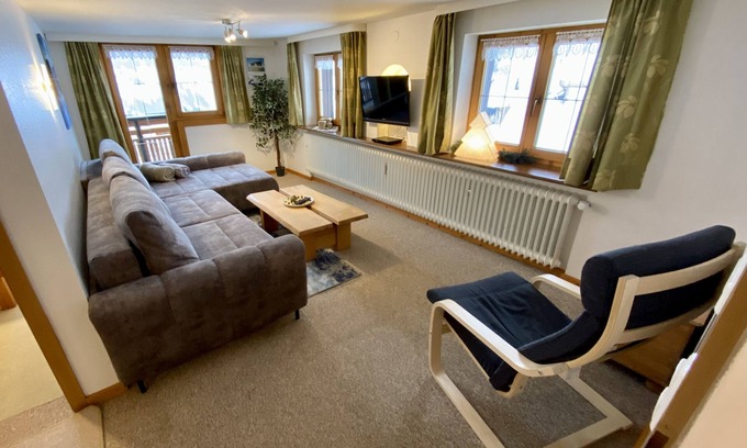 Hirschegg Apartment | Elegant Apartment with Two Bedrooms and Balcony Retreat