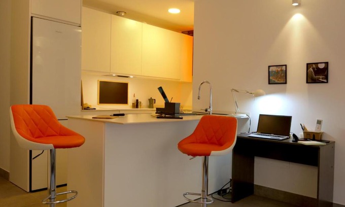Lagunillas Apartment | Central Malaga Apartment with Ocean View and Two Suites