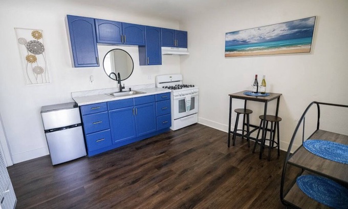 Yucaipa Condo | Apartment with Yard and Porch
