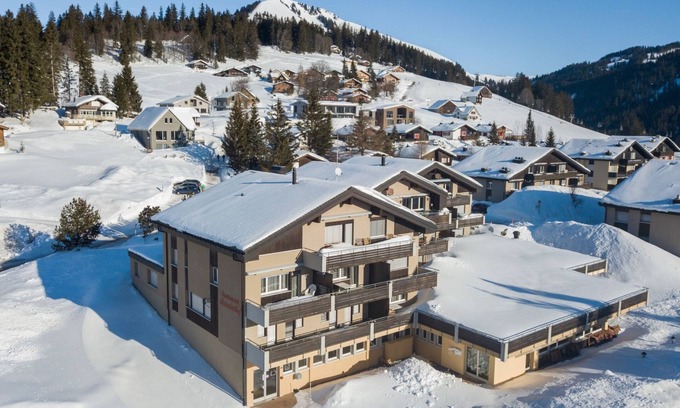 Mitloedi Apartment | Discover Comfort at Apartment Wohlfühlresidenz by Interhome