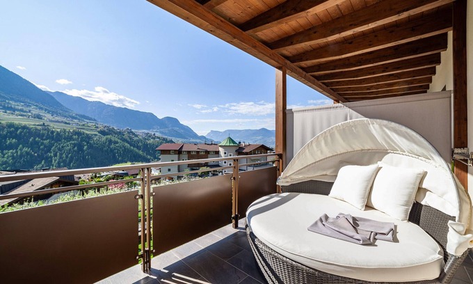 Rifiano Apartment | Cozy Apartment "Wohnung1" with Mountain View & Shared Pool