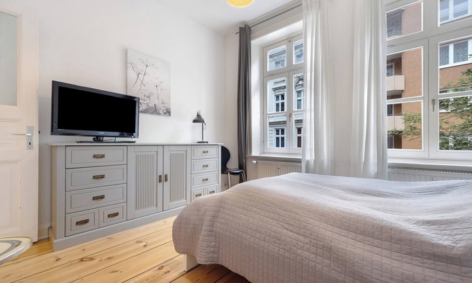 Neustadt Apartment | Stylish Oceanfront Apartment with Wi-Fi and Spa Amenities