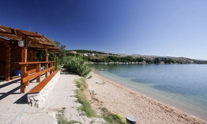 Vlasici Apartment | Beachside Apartment Zdrave with Pool and Ocean Views