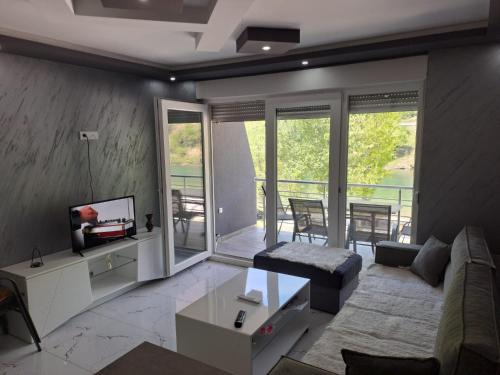 Old Town Apartment | Discover Zlatna plaža: Pet-Friendly Getaway for Families