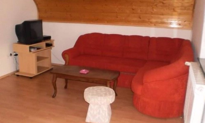 Smoljanac Apartment | Beautiful Apartment Zoran: Pet-Friendly Stay in Smoljanac