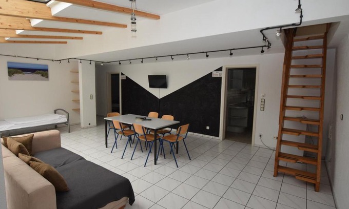 Stuttgart Apartment | Family-Friendly Apartment Zuffenhausen for Memorable Stays
