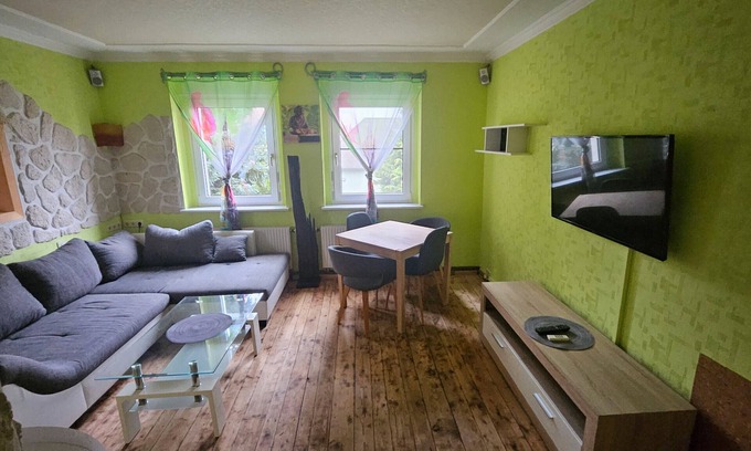 Senftenberg Apartment | Apartment 'Zur Alten Post' with Shared Garden, Wi-Fi and Air Conditioning