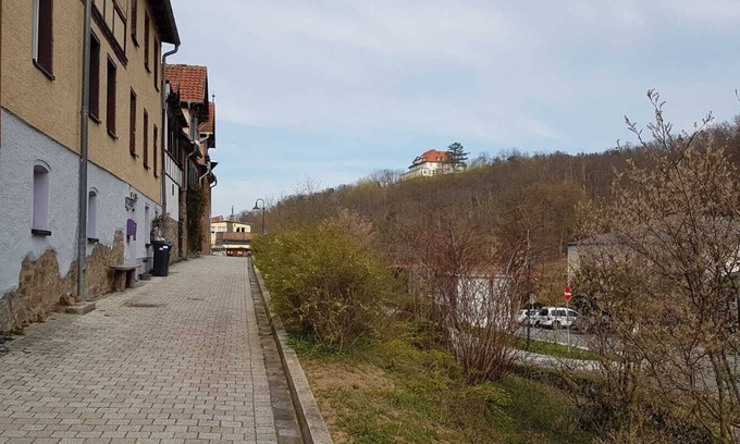 Gernrode Apartment | Top-Rated Apartment Zweta: Pet & Child Friendly Retreat
