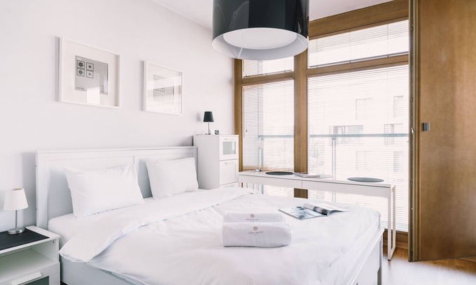 Centrum Apartment | Stylish Apartment4you Select Kolejowa with Great Amenities