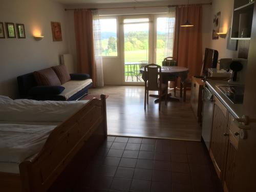 Zandt Apartment | Oceanfront Retreat at Apartmentanlage am Kellerberg