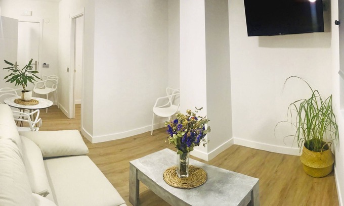 Maliano Apartment | Pet-Friendly Apartmentos Santander Maliaño Suites with Spa
