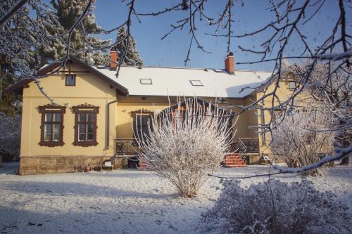 Turnov Apartment | Pet-Friendly Apartments at Šimákova Vila - Rated 9.1/10!