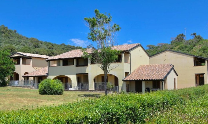 Suvereto Apartment | ISA-Apartments: First Floor Oasis with Pool & Ocean View