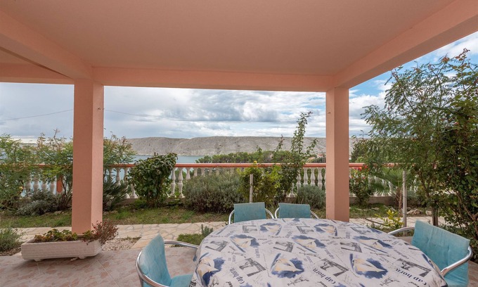 Vlasici Apartment | Discover Apartments Andelo II with Oceanfront Views