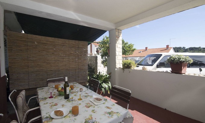 Krizna luka Apartment | Cozy Apartments and Rooms Nikol with Oceanfront Views in Hvar