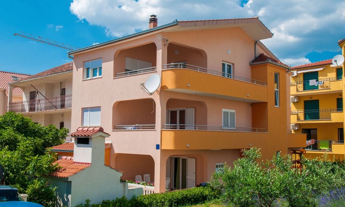 Stobrec Apartment | Family-Friendly Apartments Anita with Breakfast Included