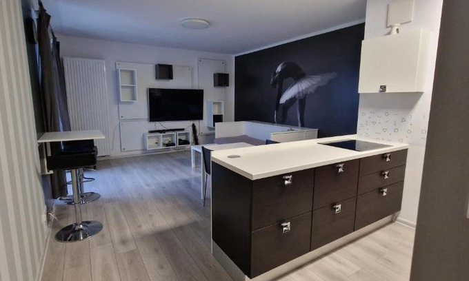Wrzeszcz Apartment | Pet-Friendly Getaway at Apartments Apart 59 with Breakfast