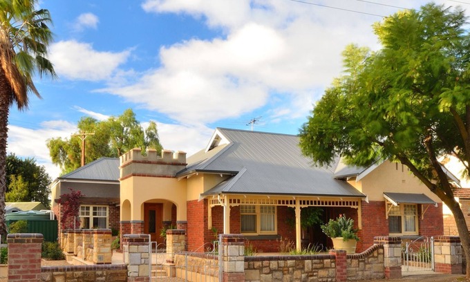 Tanunda Apartment | Top-Rated Adonia Apartments with Kitchen Amenities