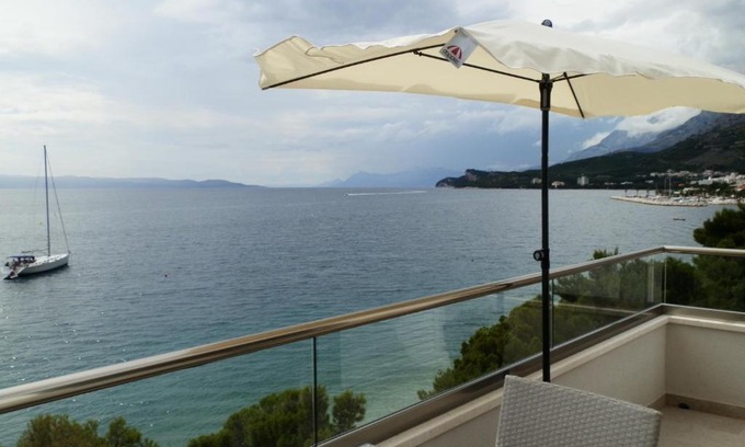 Tucepi Apartment | Unforgettable Oceanfront Escapes at Apartments Ban