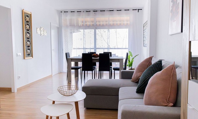 El Poble-sec Apartment | Secluded Apartment with Terrace Overlooking Barcelona Port