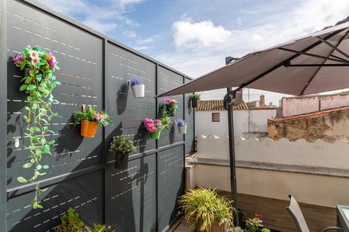 Torrequemada House | Idyllic BICO DE RODAS Apartments with Family-Friendly Amenities