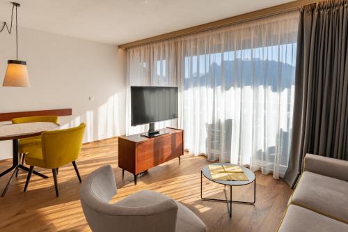Collalbo Apartment | Relaxing Oceanfront Apartments by Bemelmans-Post