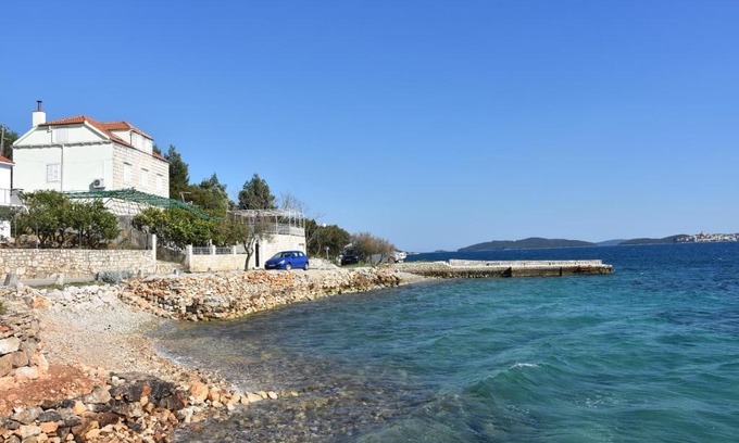 Kuciste Apartment | Beachfront Apartments in Kuciste, Peljesac - Rated 10/10