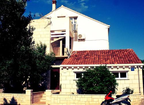 Vela Glavica Apartment | Beachside Apartments in Lumbarda, Korcula - Guest Rated 10/10