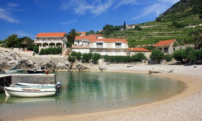 Podobuce Apartment | Oceanfront Apartments in Podobuce, Peljesac - Guest Rated 9.8