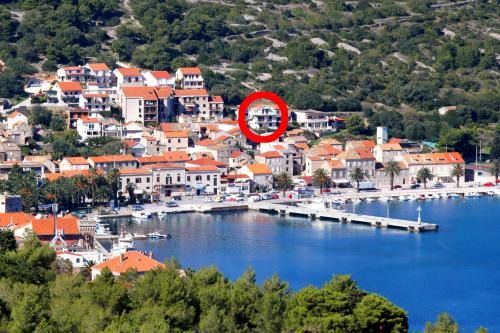 Cove Rogacic Apartment | Beachfront Apartments on Vis Island - Guest Rated 9.7/10