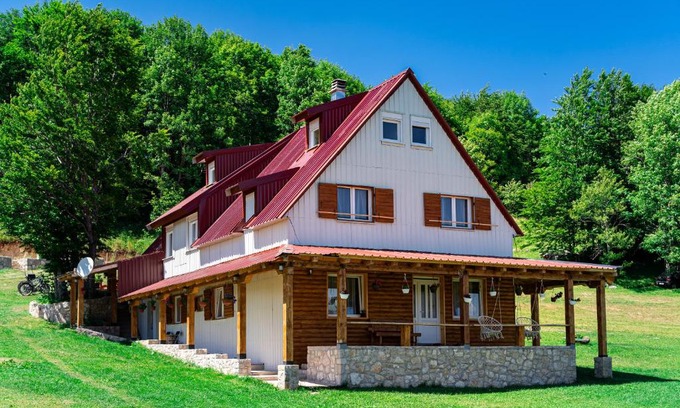 Virak Cabin | Pet-Friendly Apartments in the Heart of the City - 10/10 Rated