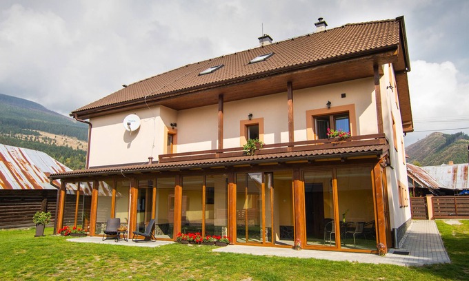 Telgart Apartment | Top-Rated Apartments Club Telgart with Spa & Hot Tub