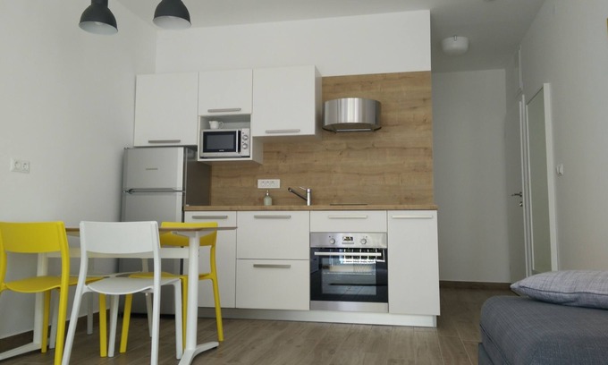 Podgora Apartment | Coast 27 Apartments: Oceanfront Stay with Breakfast Included