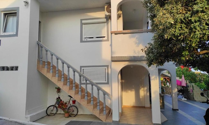 Lopar House | Top-Rated Apartments Danica: Pet & Child Friendly Stays